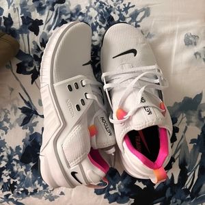 Womens size 8.5 Nike Metcon Shoes